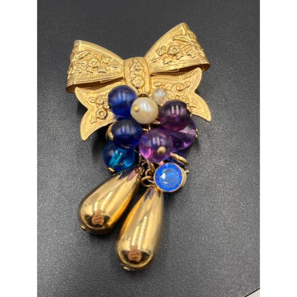 Vintage Gold Tone Bow Teardrops Blues and Purples Dangle Brooch - Picture 3 of 8